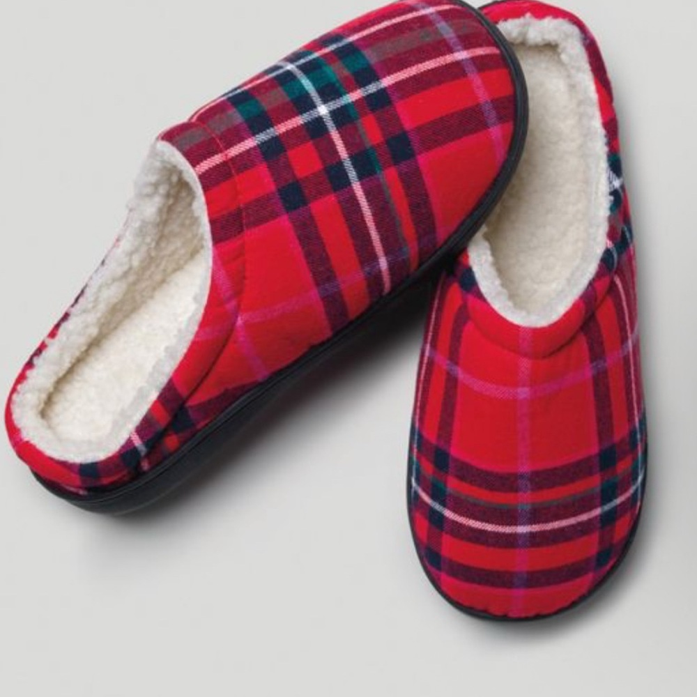 Avon Studio 1886 Red Plaid Slippers| Size M (7–8)| NWT